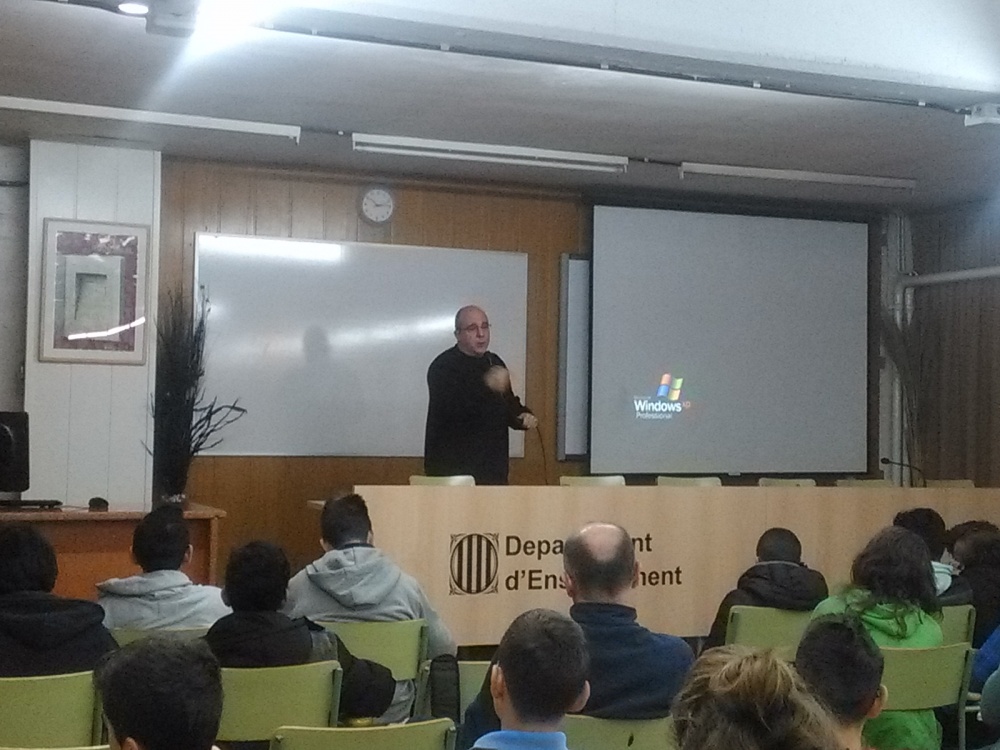 Xerrada sobre les causes i les conseqüències dels conflictes per a 3r d'ESO a càrrec del fotoperiodista Marcello Scotti