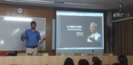 Xerrada sobre Emprenedoria en anglès a càrrec de Josep Carrizo